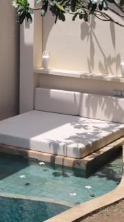 Villa Casablanca - Rooftop and Private Pool, Kuta Lombok - 1