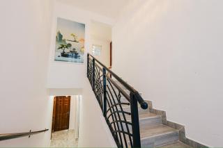 Golden View Manor - 9