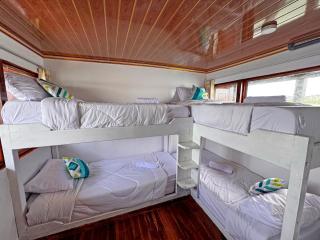 Komodo Top Sailing - 6