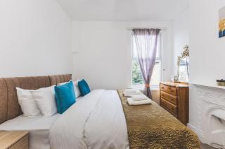 Spacious 2-bed apartment in Kensal Green - 8