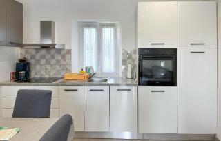 3 Bedroom Lovely Apartment In Sukosan - 8