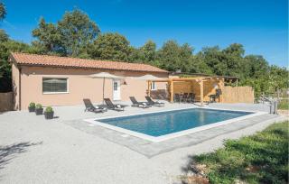 Cozy Home In Sveti Lovrec - 0