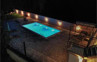 Amazing Apartment In Zmijavci - 3