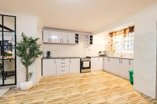 Golden View Manor - 6