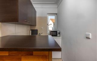 1 Bedroom Stunning Apartment In Crikvenica - 3