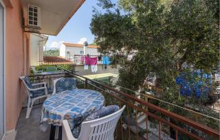 2 Bedroom Cozy Apartment In Podaca - 2