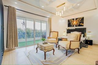 Golden View Manor - 3