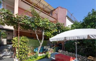 Amazing Apartment In Podaca With House Sea View - 5