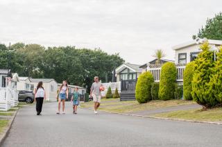 2 Bedroom Select Lodge with Park Facilities - 6