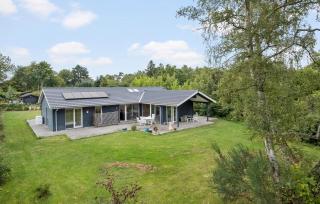 Nice Home In Dronningmølle With Sauna - 0