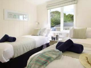 5 Bedroom Signature Lodge with Hot Tub - 2