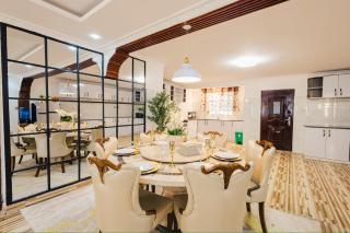 Golden View Manor - 4