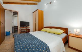 Beautiful Apartment In Lukoran With Wifi - 2