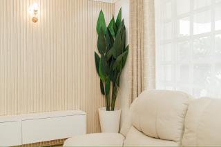 Golden View Manor - 8