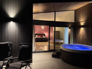 The Wren - Luxury Retreat - 6