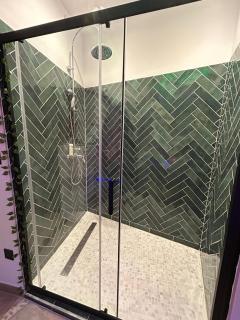 Love room - 5 min train station - Jacuzzi - Netflix - Clim - 5