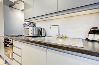 Extra Large Modern Studio Flat In Kent - 6