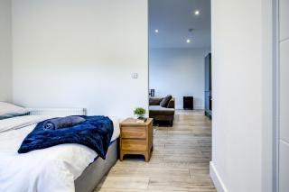 Extra Large Modern Studio Flat In Kent - 1