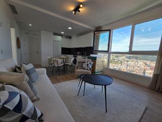 Skyline VIII Pool & Coworking by ELE Apartments - 0