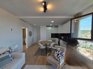 Skyline VIII Pool & Coworking by ELE Apartments - 8