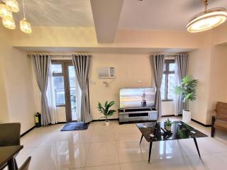 Three Bedroom The Radiance Manila Bay View with Pool and Free Parking - 8