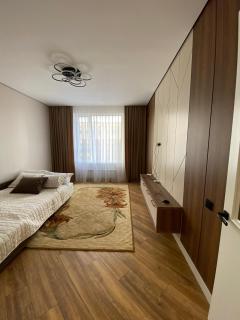 Уютная квартира на центре города, возле дворца школьников - 0