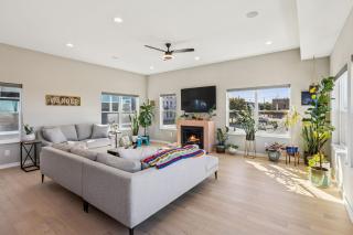 Family Fun Near Cedar Point - Rooftop Lake Views - 8