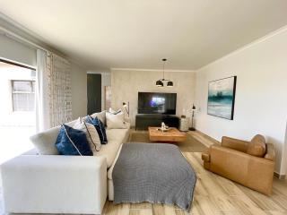 Sea Escape Villa - 9