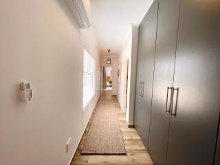 Sea Escape Villa - 8