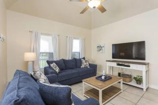 Spacious Beach Home Sleeps Many with Pool - 0