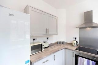 2-Bed House•Free Parking•WiFi•Long Stays Welcome - 2