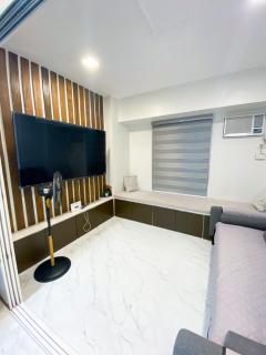 2BR Across SM San Lazaro Self Check-In & Parking Option - 9