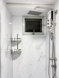 2BR Across SM San Lazaro Self Check-In & Parking Option - 7