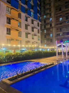 2BR Across SM San Lazaro Self Check-In & Parking Option - 4