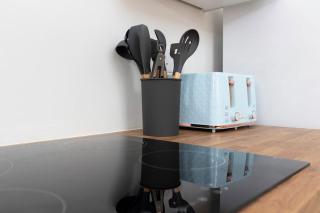 Spacious 3BR • WiFi • Parking • Contractor Stay - 3