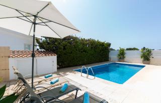 Bungalow Alexia - Garden Oasis near Coral Bay Beach - 6