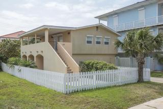 Four Bedroom Two Level Home Near Beach - 0