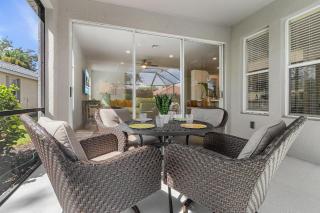 Relax, Play & Unwind in Paradise! Poolside Fun & Resort Vibes - Villa Sail Away - 2