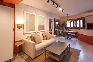 Steps from the Alhambra, Private Terrace & AC - 9