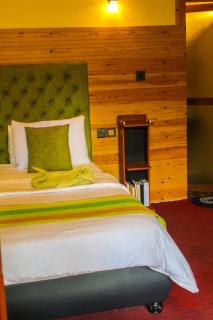 Ella Mc Queen Homestay - 6