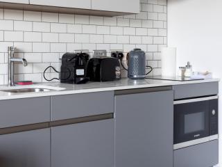 Pass the Keys Modern apartment with Marina view - 4