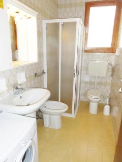 Apartment in a villa with garden - 3