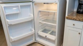 Comfy Updated Beachside Getaway - 3