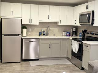 Relax, Recharge, Repeat 2Bedroom Walkout Haven - 6