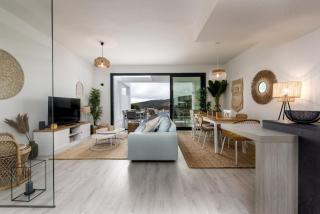 Golden View 2460 - 3