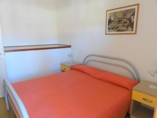 Lovely two-storey flat - 7