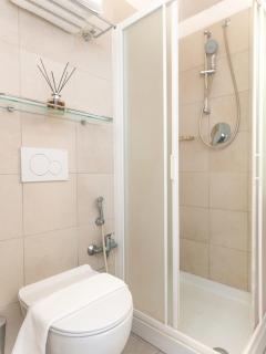 Antonino Warm Escape Near Florence's Treasures - 1