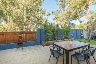 Coastal Comfort 1 King, 2 Queen beds with Park Views - 5