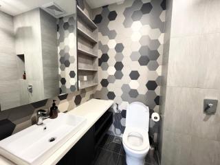 Cozy City Getaway at Ceylonz - 6