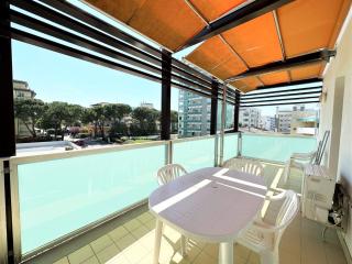 Bright apartment near the beach - 2